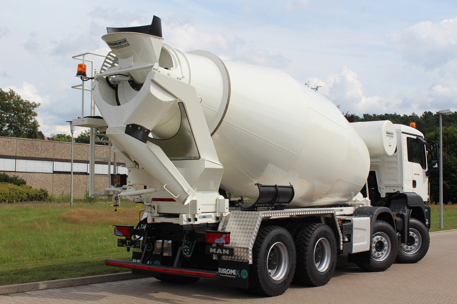 Auto Concrete Mixer